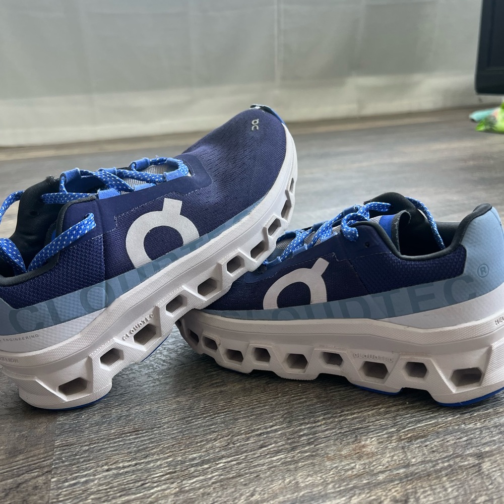 On Cloudmonster Running Show - Acai Lavender W 6